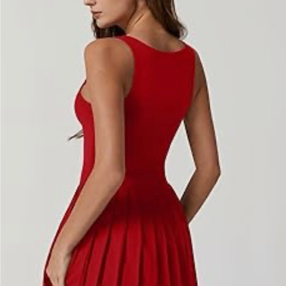 Athletic dress - Picture 3 of 3